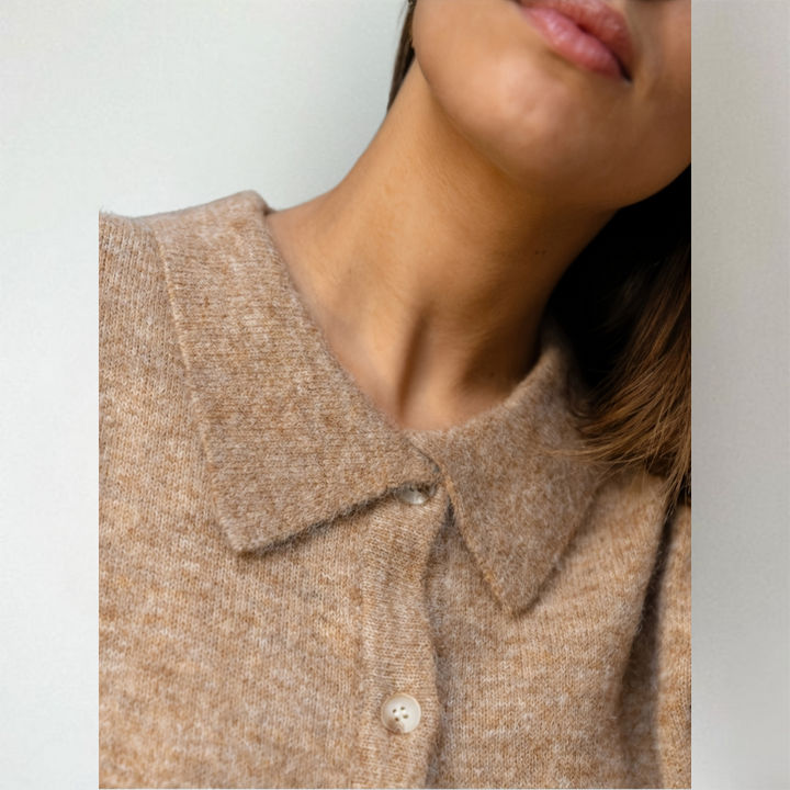 Rose - Comfortable Cardigan