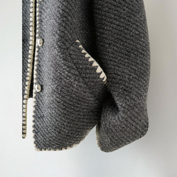 Zoe - Elegant Cardigan