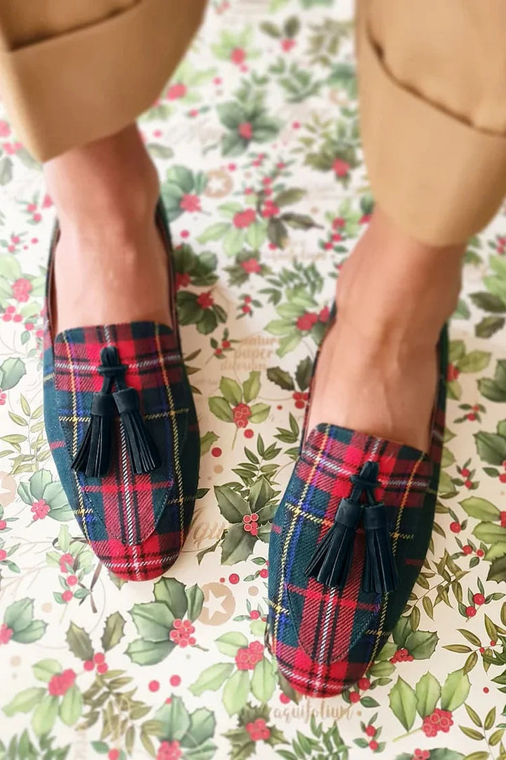 Zoe - Scottish chic loafers with tassels