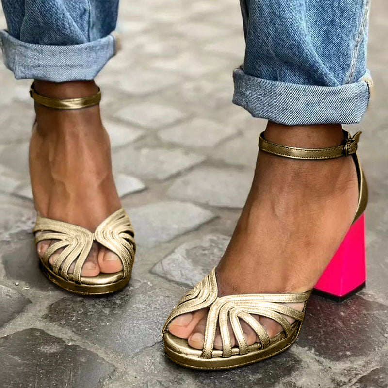 Maya - Classic sandals with ankle strap and open toes