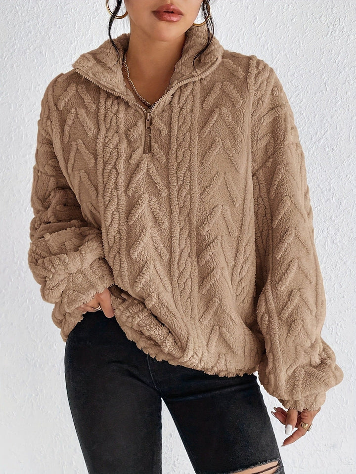 Amira - Fluffy Zip Sweater