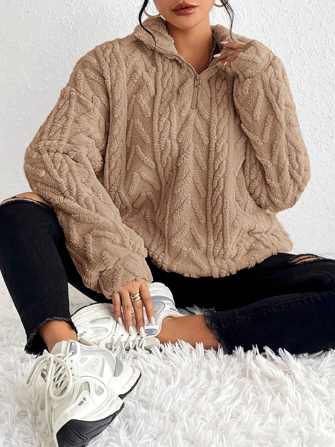 Amira - Fluffy Zip Sweater