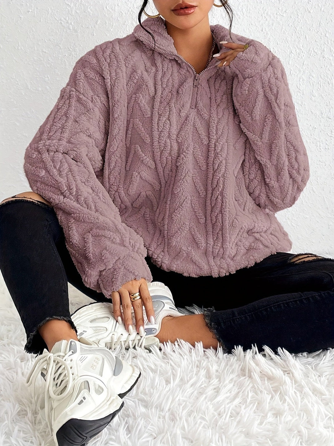 Amira - Fluffy Zip Sweater