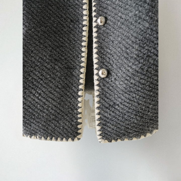 Zoe - Elegant Cardigan