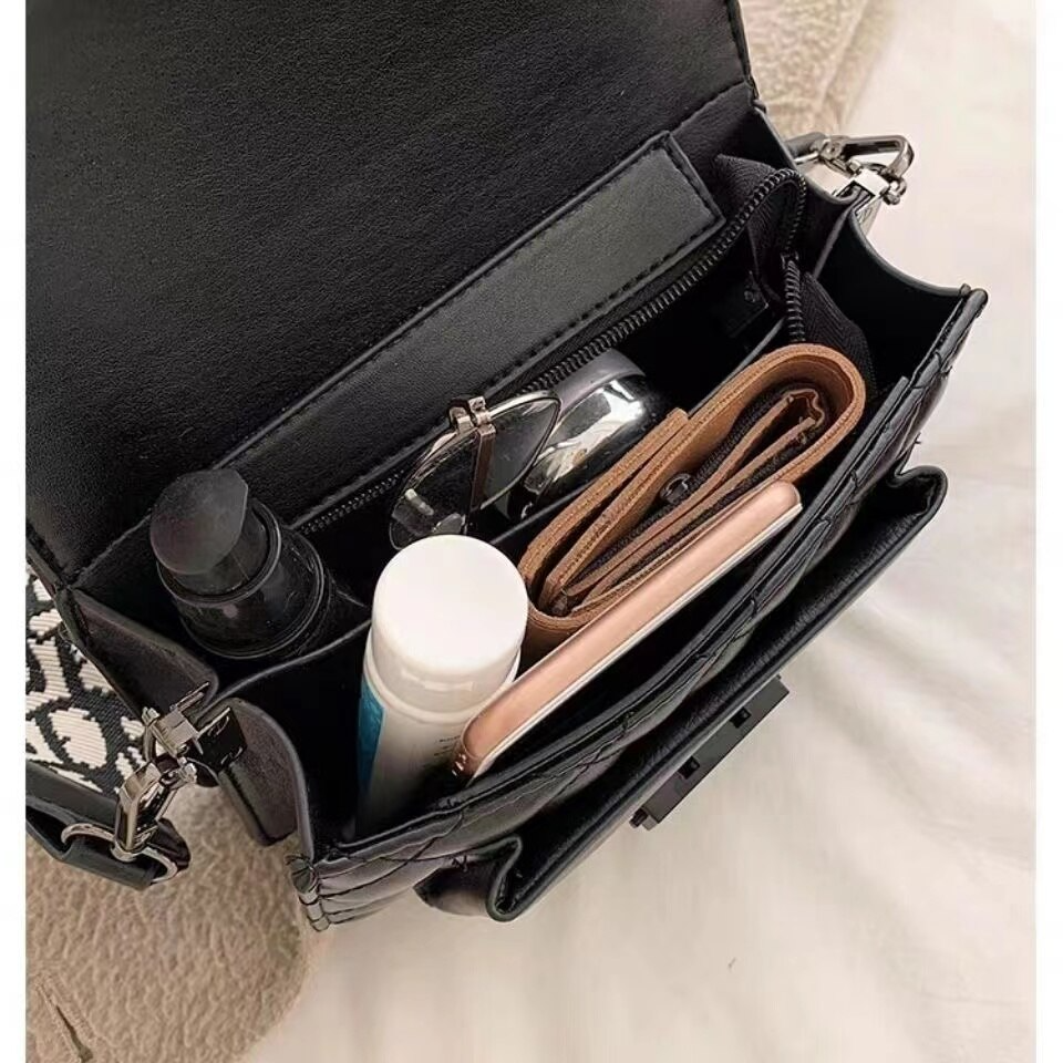 Karen - Timeless Allure | Stylish Shoulder Bag