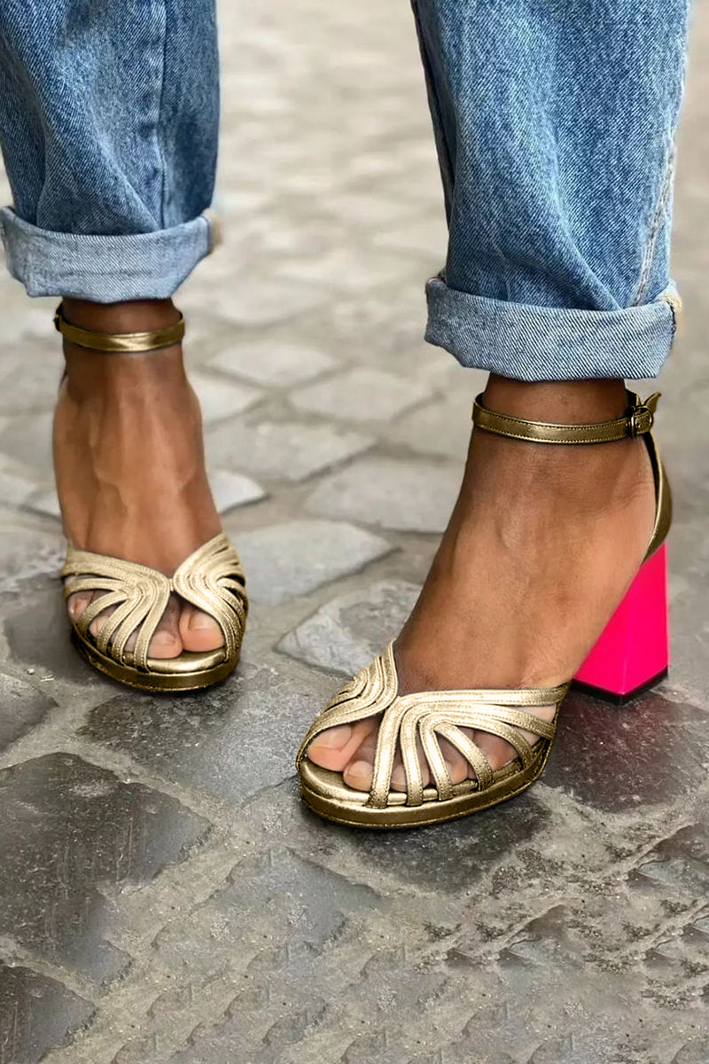 Maya - Classic sandals with ankle strap and open toes