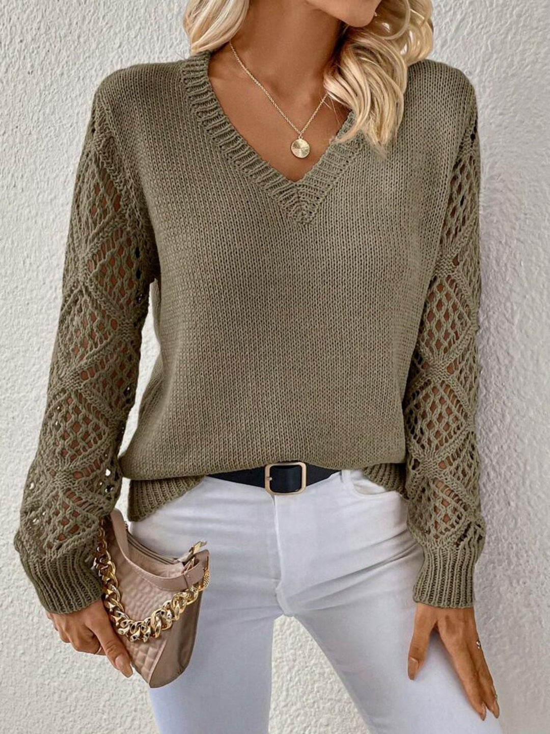 Amira - Soft V-neck Sweater