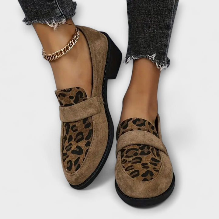 Awen - Elegant women's shoes in leopard print
